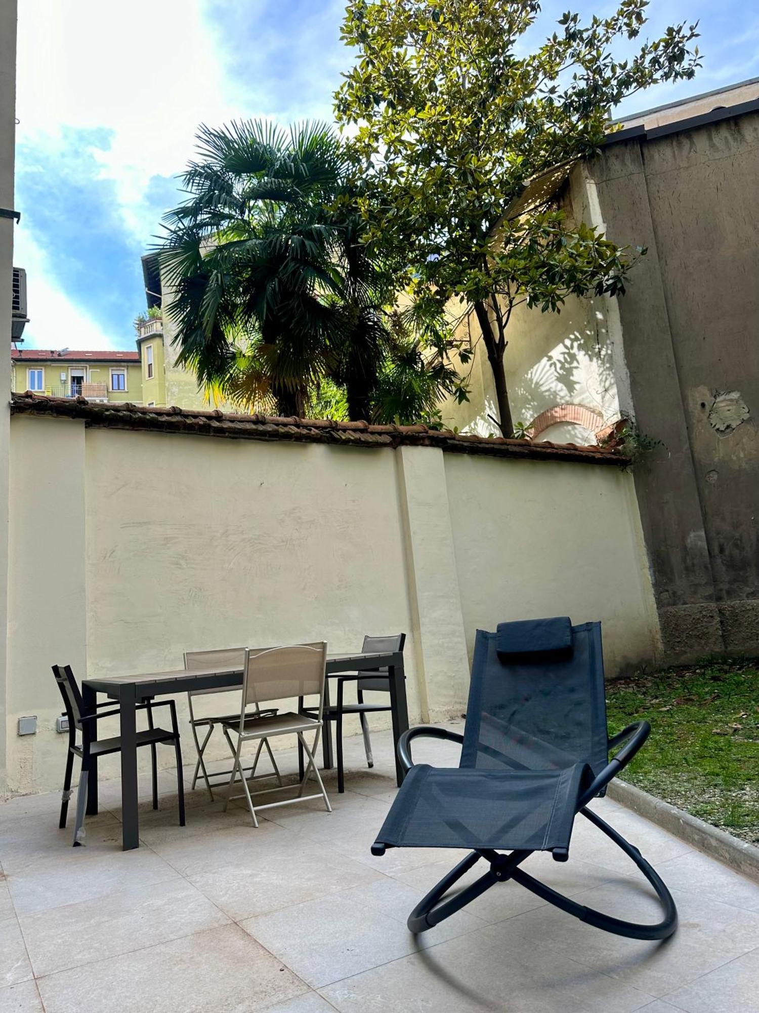 Lr Deluxe Apartments - Porta Venezia - Bilocale Con Giardino Privato Милано Екстериор снимка