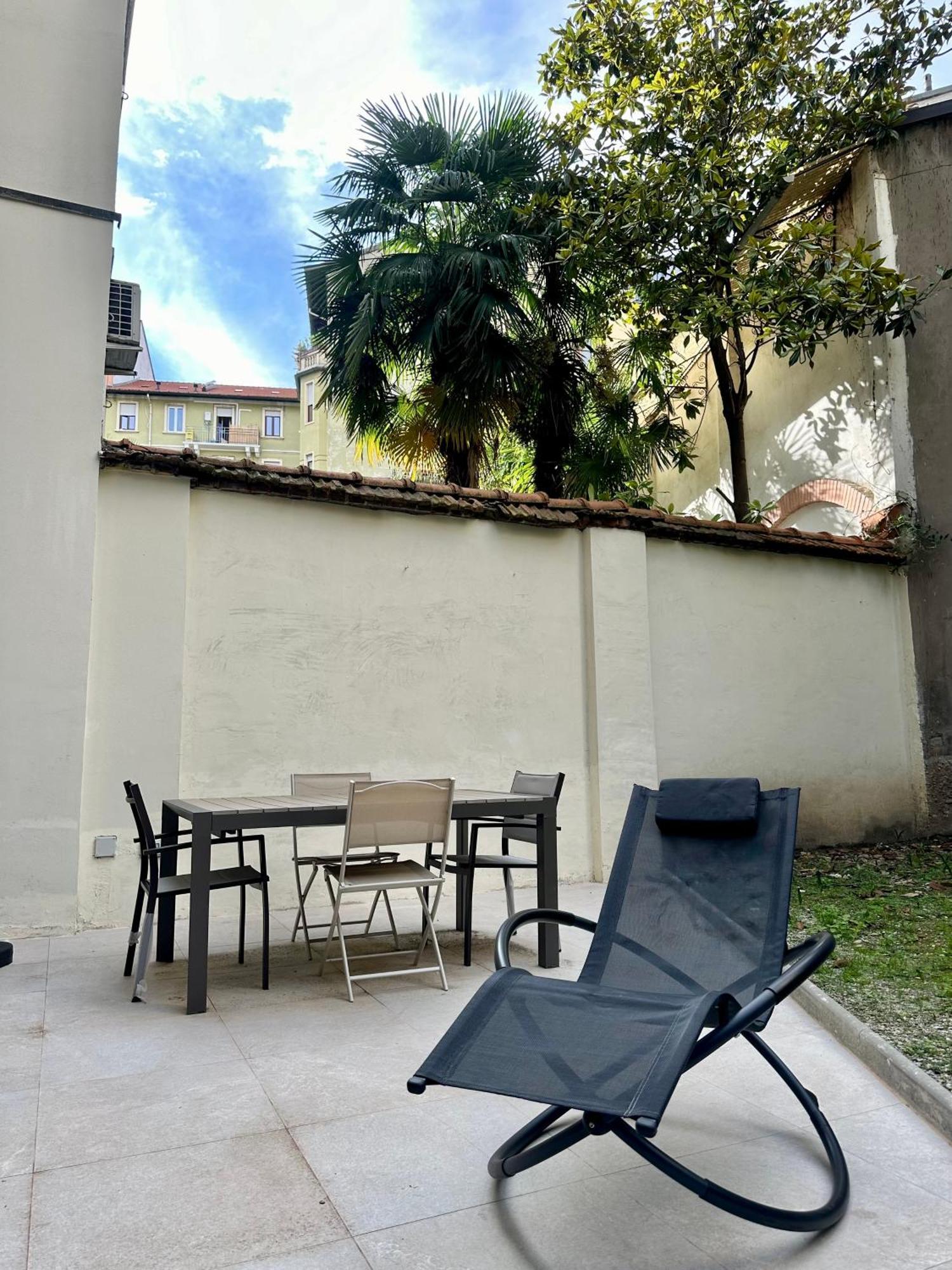 Lr Deluxe Apartments - Porta Venezia - Bilocale Con Giardino Privato Милано Екстериор снимка
