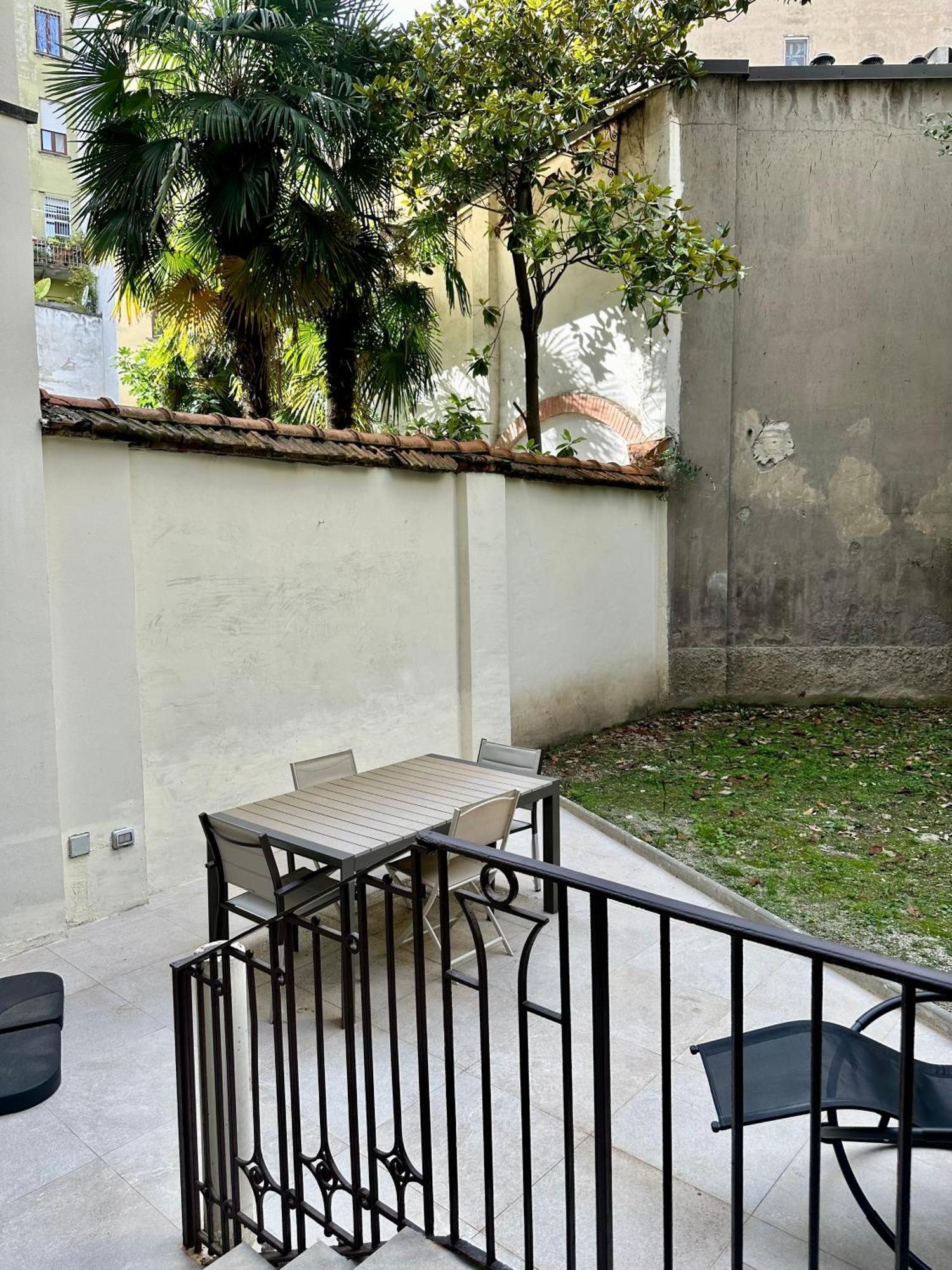 Lr Deluxe Apartments - Porta Venezia - Bilocale Con Giardino Privato Милано Екстериор снимка