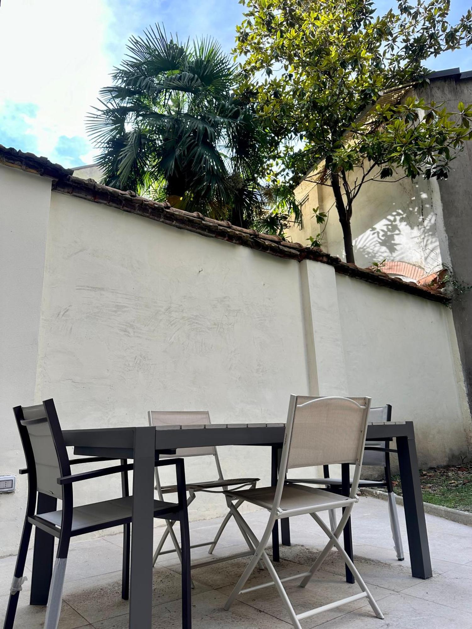 Lr Deluxe Apartments - Porta Venezia - Bilocale Con Giardino Privato Милано Екстериор снимка