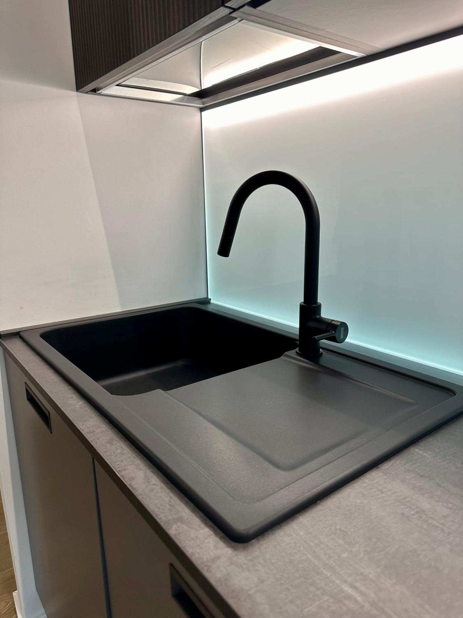 Lr Deluxe Apartments - Porta Venezia - Bilocale Con Giardino Privato Милано Екстериор снимка